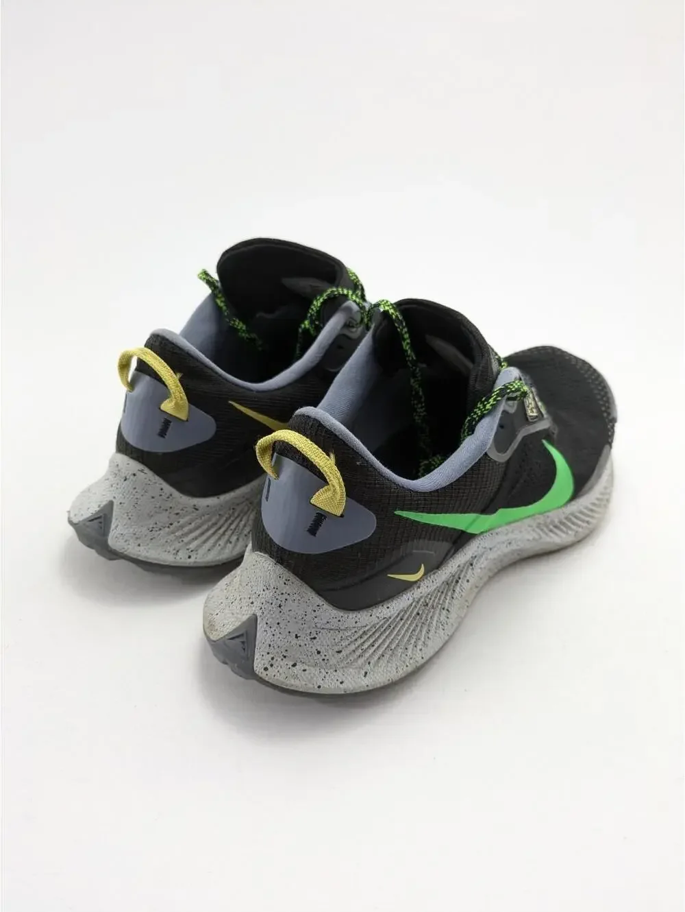 Mens Nike Pegasus Trail 3 Black Green Athletic Running Shoes DA8697-004 Size 9.5